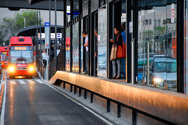 Obra realizada por Grupo INDI Metrobus línea 3, CDMX